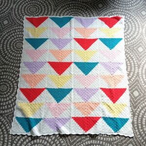 VTG Handmade Crochet Blanket Baby‎ Child Primary Triangle Cottage Retro 46X50"